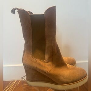 Renatta Jop Suede platforms boots. Size 39. Made in Spain.